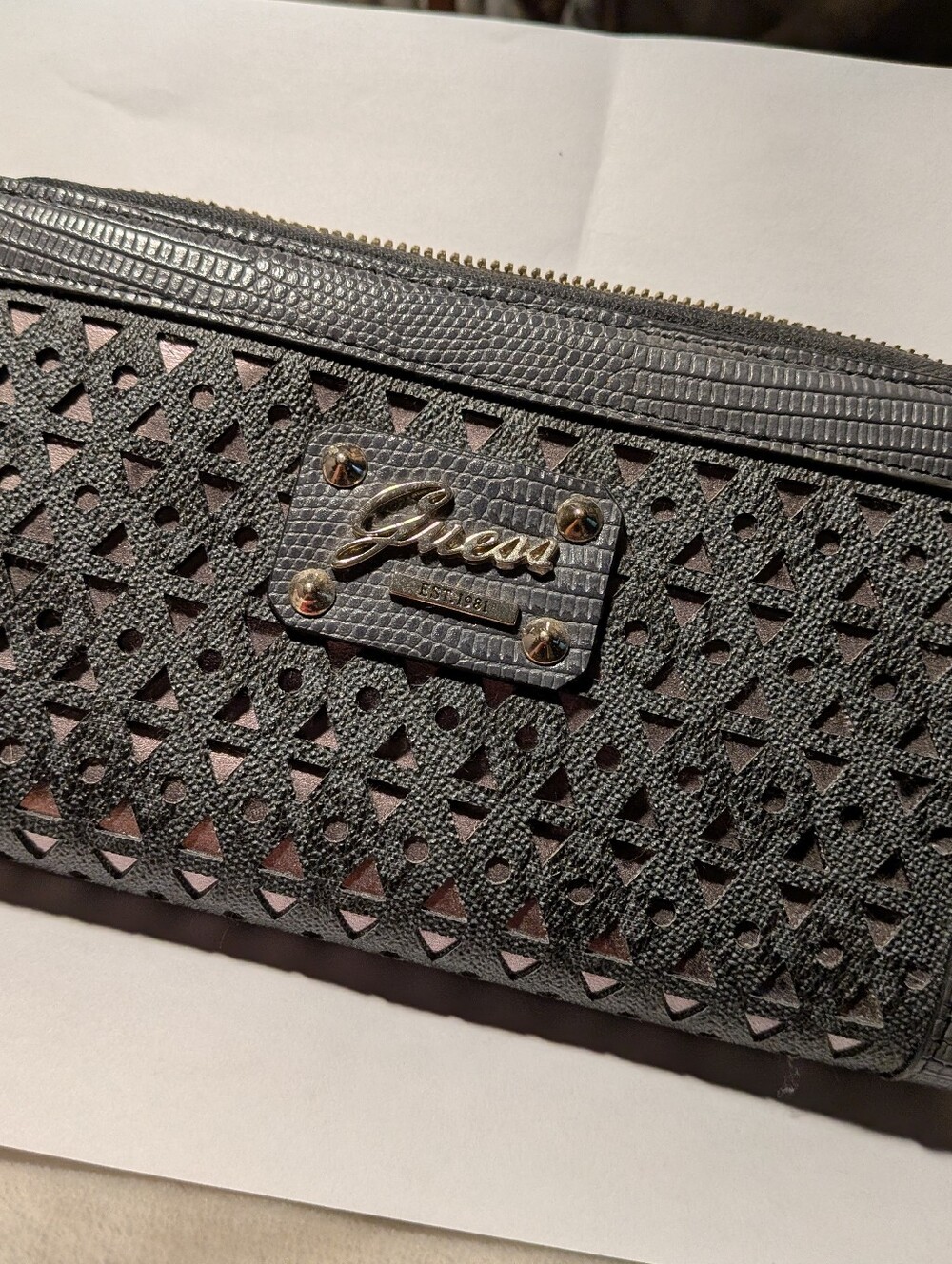 Guess Charcoal Black Perforated Pattern Wristlet Wallet Authentic New   Neutral